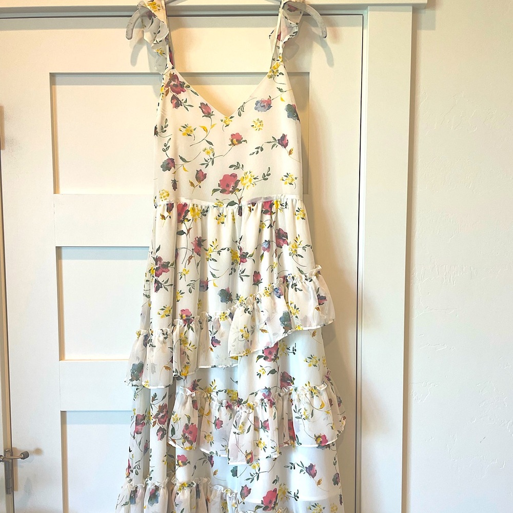 Carly Jean Los Angeles Floral Midi Dress, Med. Fits like a Small 4-6 Worn twice.